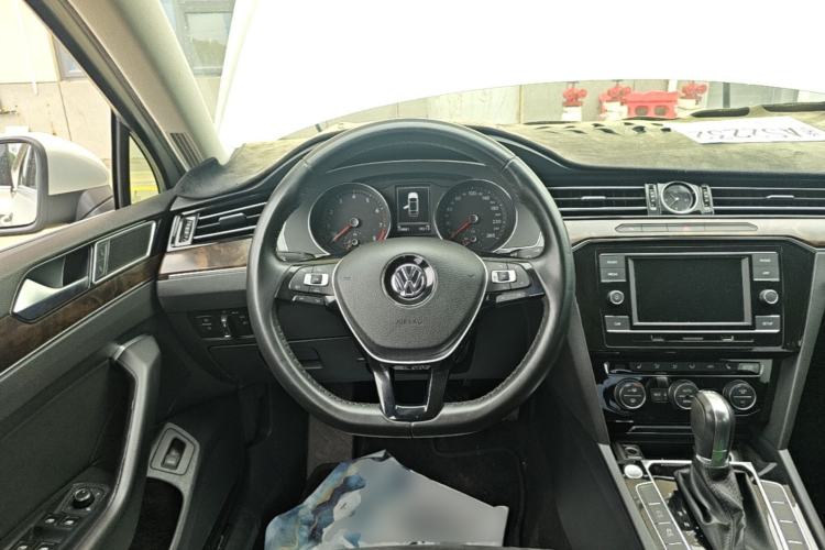 Used Volkswagen Magotan 2018 330TSI DSG Luxury Model Steering Wheel