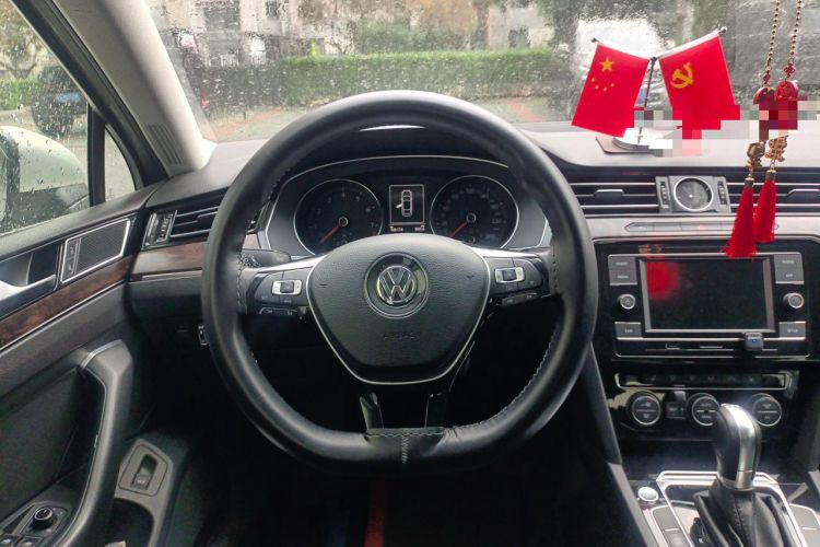 Used Volkswagen Magotan 2018 380TSI DSG Luxury Model Steering Wheel