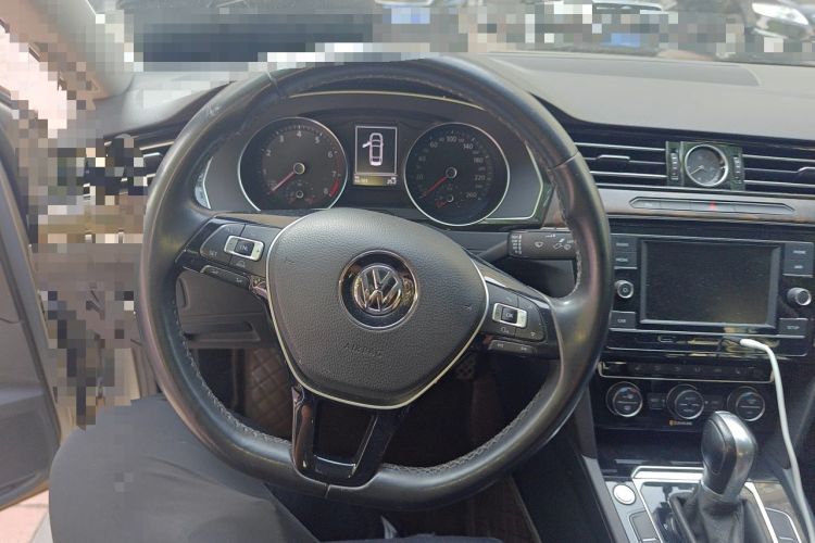 Used Volkswagen Magotan 2018 330TSI DSG Luxury Model Steering Wheel