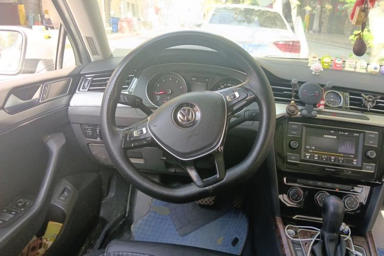 Used Volkswagen Magotan 2018 330TSI DSG Advanced Model Steering Wheel