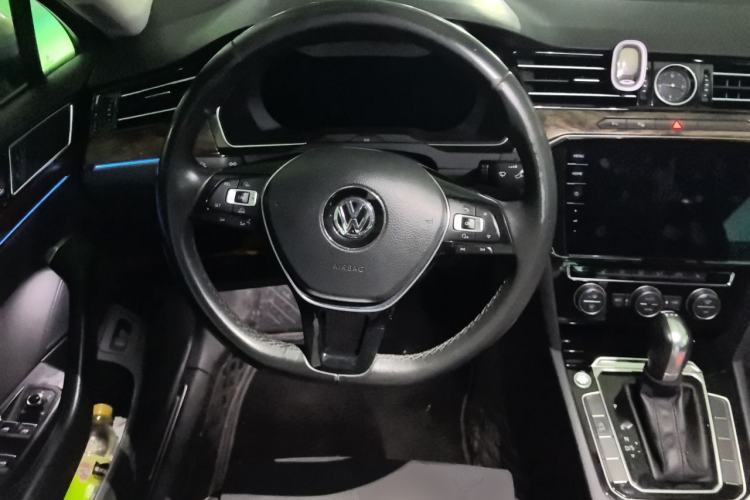 Used Volkswagen Magotan 2018 330TSI DSG Luxury Model Steering Wheel