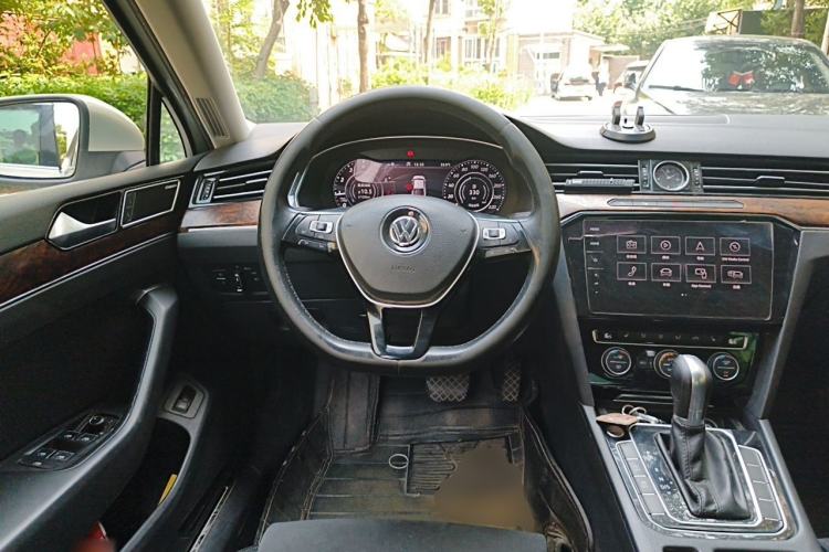 Used Volkswagen Magotan 2018 380TSI DSG Prestige Model Steering Wheel