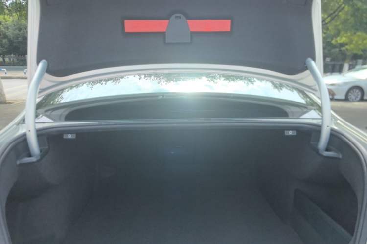 Used Volkswagen Magotan 2018 330TSI DSG Advanced Model Trunk