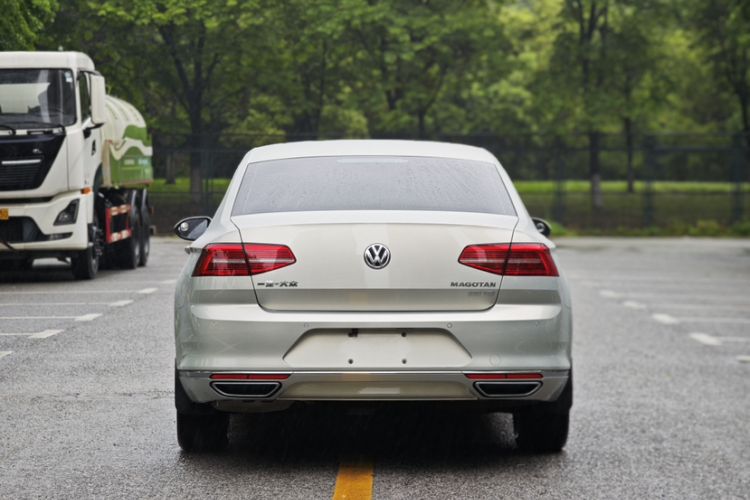 Used Volkswagen Magotan 2018 330TSI DSG Luxury Model Trunk