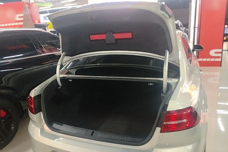 Used Volkswagen Magotan 2018 Facelift 330TSI DSG Luxury Model Trunk