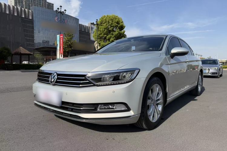 Used Volkswagen Magotan 2018 Facelift 330TSI DSG Luxury Model Guazi used car, China used car export, Used car for sale, Used cars, Cheapest cars for sale