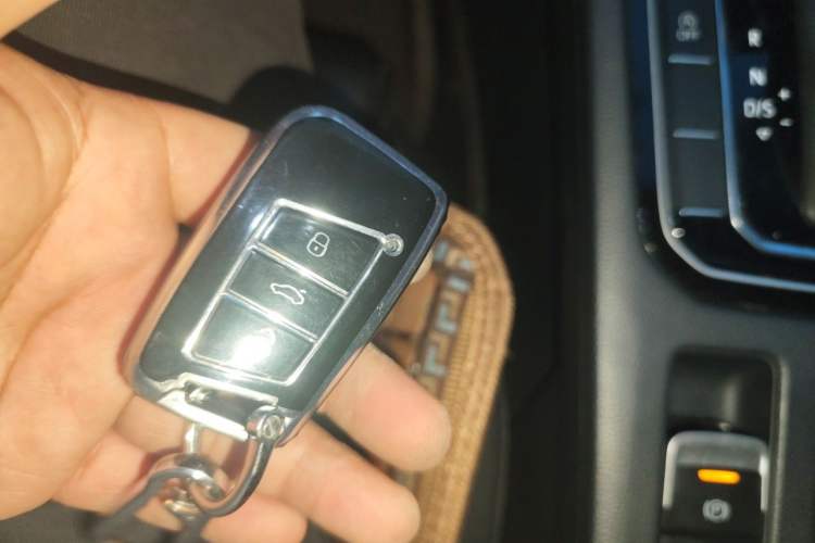 Used Volkswagen Magotan 2018 330TSI DSG Advanced Model Vehicle Key