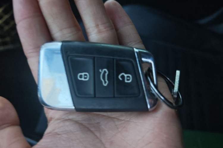 Used Volkswagen Magotan 2018 330TSI DSG Luxury Model Vehicle Key