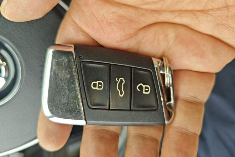 Used Volkswagen Magotan 2018 330TSI DSG Luxury Model Vehicle Key