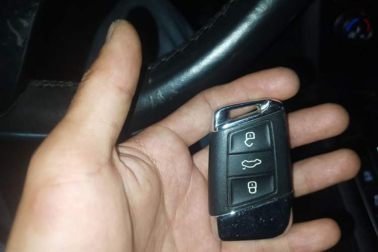 Used Volkswagen Magotan 2018 330TSI DSG Advanced Model Vehicle Key