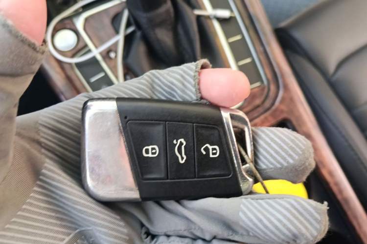 Used Volkswagen Magotan 2018 330TSI DSG Advanced Model Vehicle Key