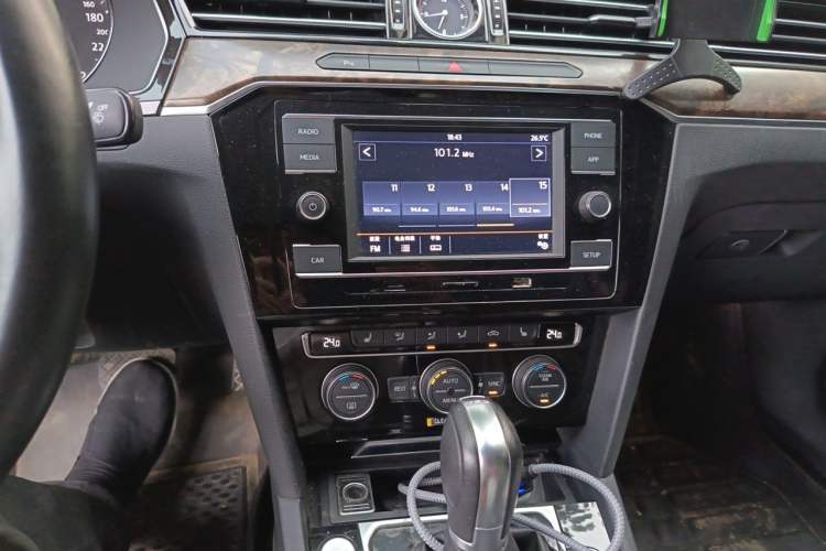 Used Volkswagen Magotan 2018 330TSI DSG Luxury Model Audio And AC Panel