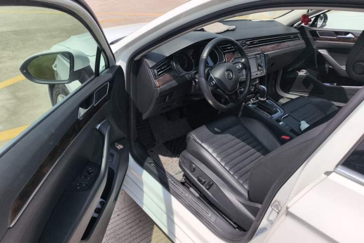 Used Volkswagen Magotan 2018 Facelift 330TSI DSG Luxury Model Driver Seat