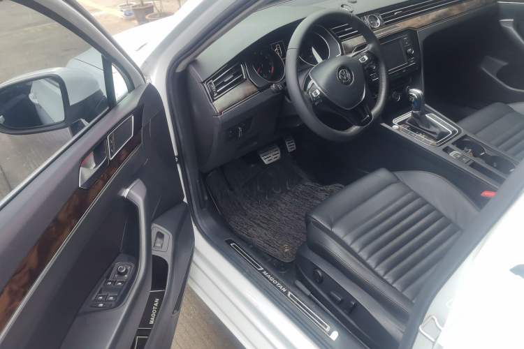Used Volkswagen Magotan 2018 Facelift 330TSI DSG Luxury Model Driver Seat