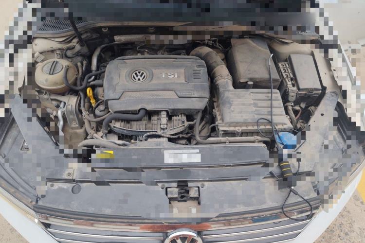 Used Volkswagen Magotan 2018 330TSI DSG Luxury Model Engine Bay