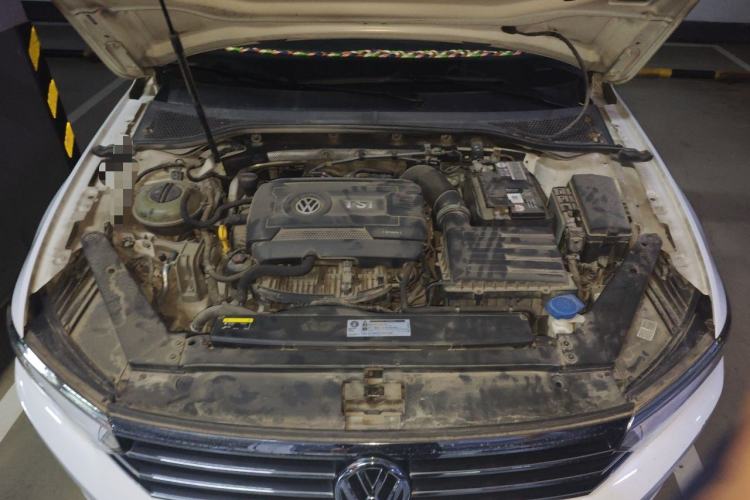 Used Volkswagen Magotan 2018 Facelift 330TSI DSG Luxury Model Engine Bay
