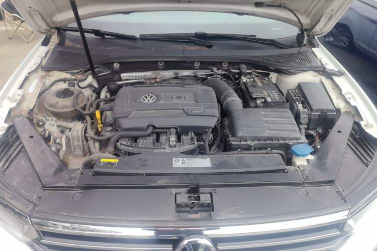 Used Volkswagen Magotan 2018 Facelift 330TSI DSG Luxury Model Engine Bay