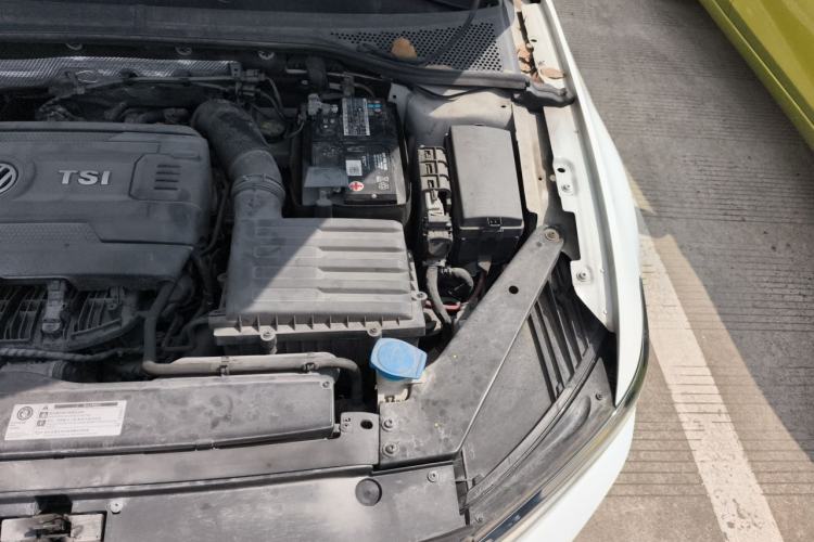 Used Volkswagen Magotan 2018 Facelift 330TSI DSG Luxury Model Engine Bay Left