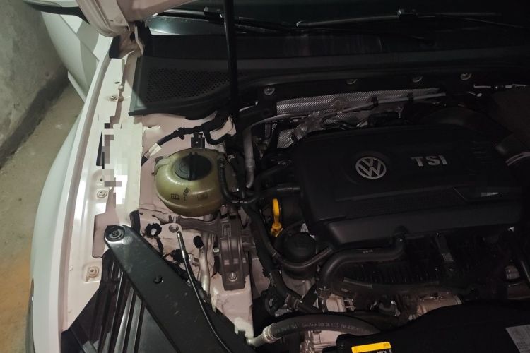 Used Volkswagen Magotan 2018 330TSI DSG Luxury Model Engine Bay Right
