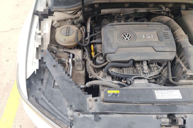 Used Volkswagen Magotan 2018 330TSI DSG Luxury Model Engine Bay Right