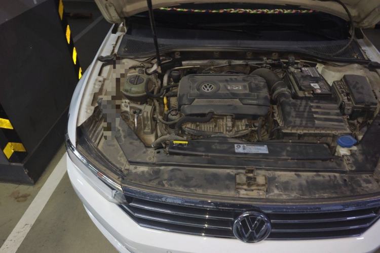 Used Volkswagen Magotan 2018 Facelift 330TSI DSG Luxury Model Engine Bay Right
