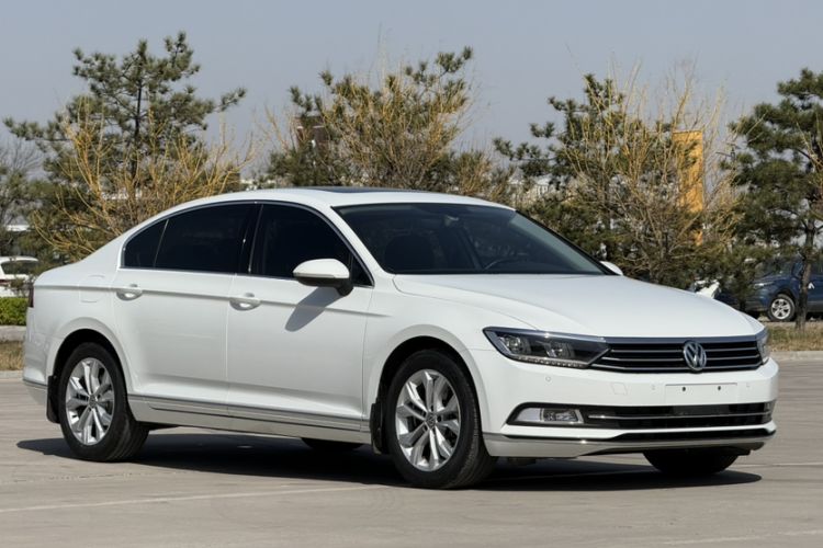 Used Volkswagen Magotan 2018 330TSI DSG Luxury Model Exterior 5
