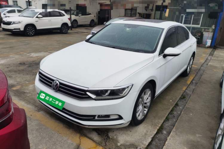 Used Volkswagen Magotan 2018 330TSI DSG Luxury Model Guazi used car, China used car export, Used car for sale, Used cars, Cheapest cars for sale