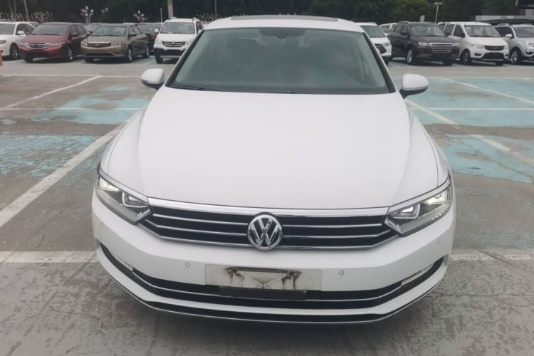 Used Volkswagen Magotan 2018 330TSI DSG Luxury Model Front