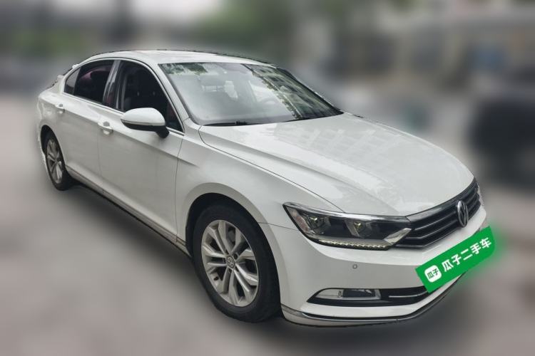 Used Volkswagen Magotan 2018 330TSI DSG Luxury Model Front Right 45 Deg