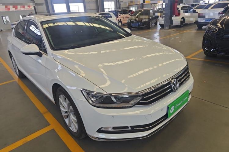 Used Volkswagen Magotan 2018 330TSI DSG Luxury Model Front Right 45 Deg