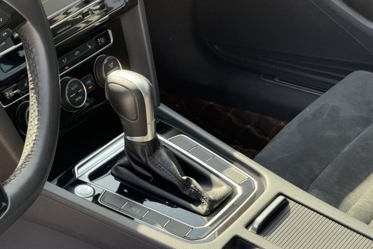 Used Volkswagen Magotan 2018 330TSI DSG Luxury Model Gear Lever