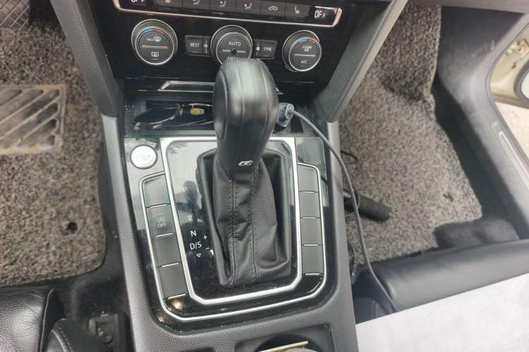Used Volkswagen Magotan 2018 330TSI DSG Luxury Model Gear Lever