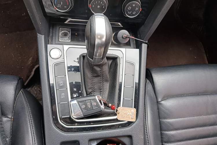 Used Volkswagen Magotan 2018 330TSI DSG Advanced Model Gear Lever