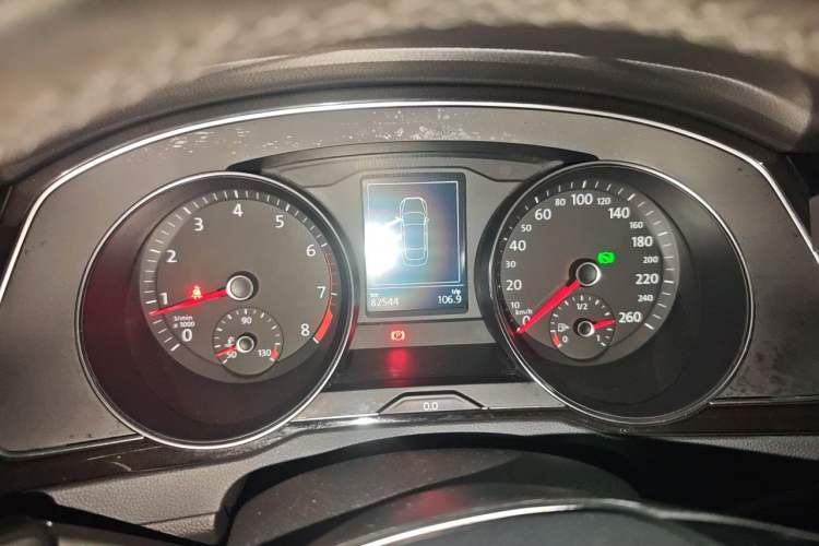 Used Volkswagen Magotan 2018 330TSI DSG Luxury Model Instrument Cluster