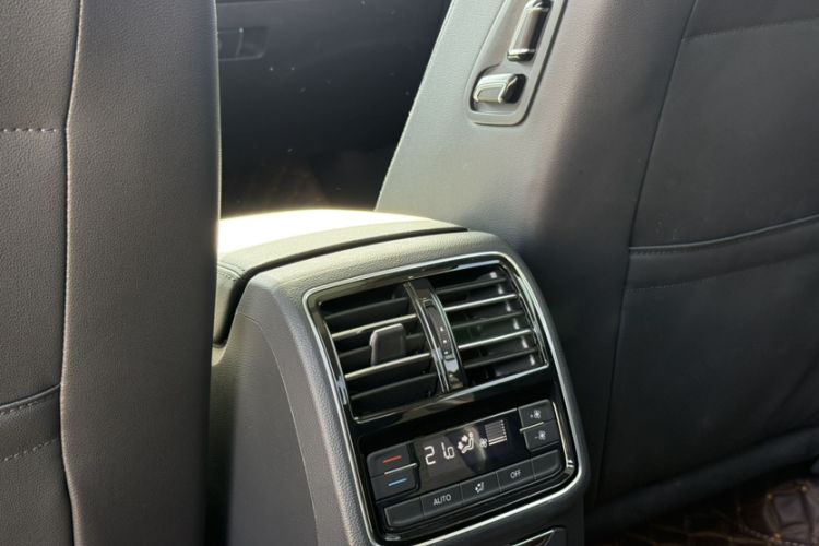 Used Volkswagen Magotan 2018 330TSI DSG Luxury Model Interior 15