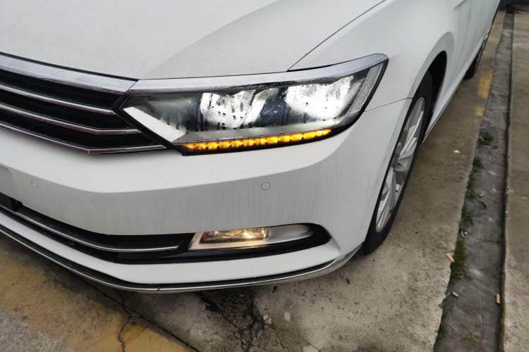 Used Volkswagen Magotan 2018 330TSI DSG Luxury Model Left Front Headlight