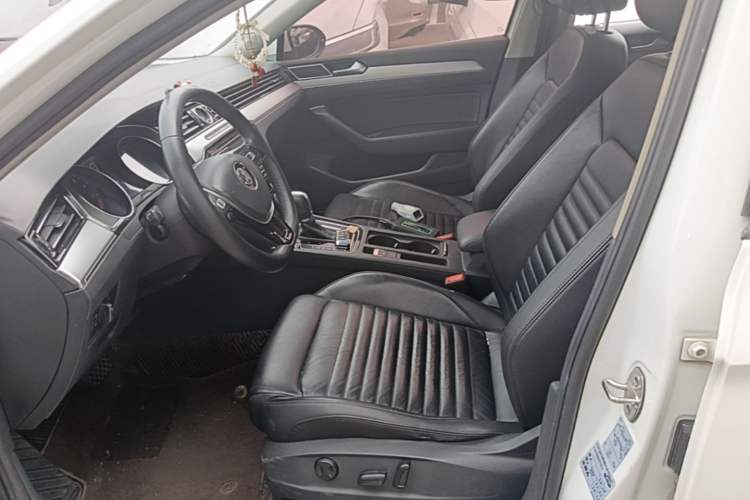 Used Volkswagen Magotan 2018 330TSI DSG Advanced Model Left Front Seat