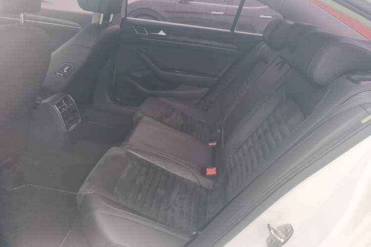 Used Volkswagen Magotan 2018 330TSI DSG Luxury Model Left Rear Seat
