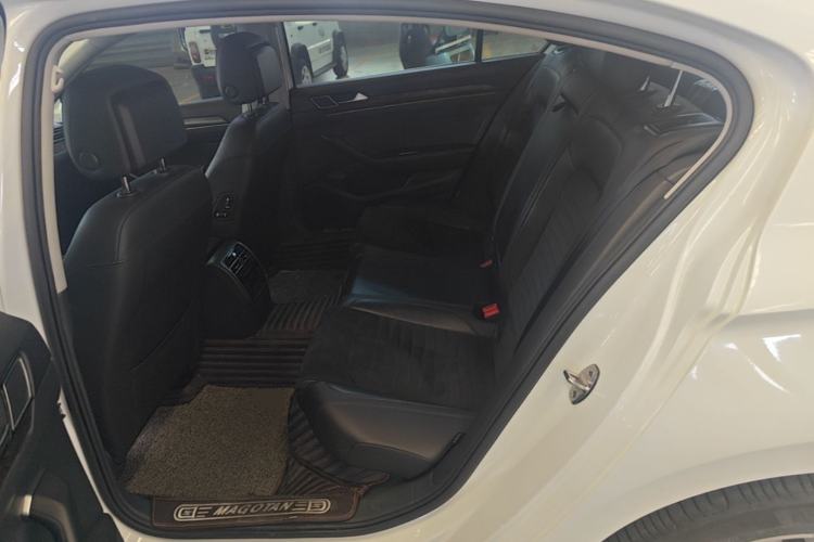 Used Volkswagen Magotan 2018 330TSI DSG Luxury Model Left Rear Seat