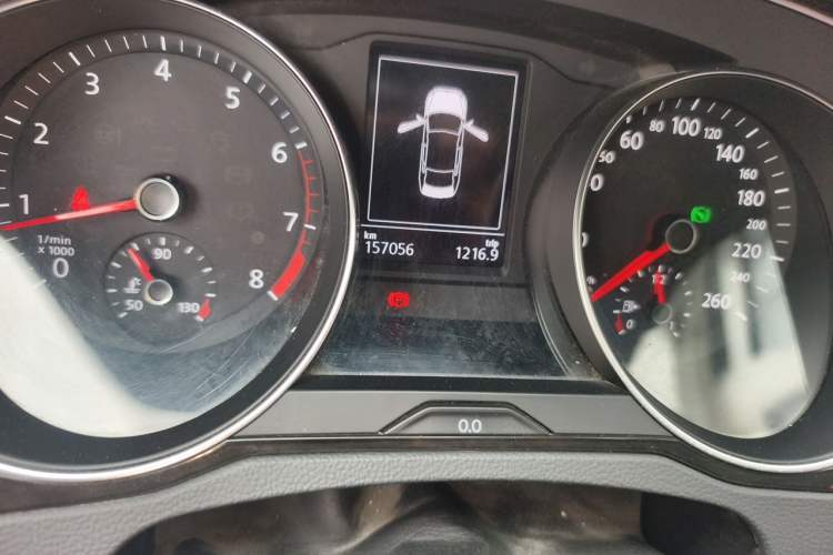 Used Volkswagen Magotan 2018 330TSI DSG Luxury Model Odometer Close Up