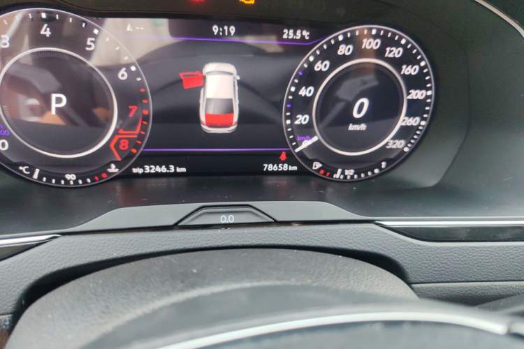 Used Volkswagen Magotan 2018 330TSI DSG Luxury Model Odometer Close Up