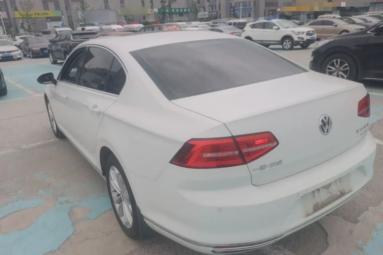 Used Volkswagen Magotan 2018 330TSI DSG Luxury Model Rear Left 45 Deg
