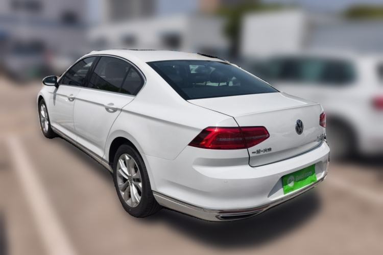 Used Volkswagen Magotan 2018 Facelift 330TSI DSG Luxury Model Rear Left 45 Deg