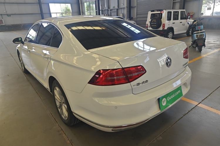 Used Volkswagen Magotan 2018 330TSI DSG Luxury Model Rear Left 45 Deg