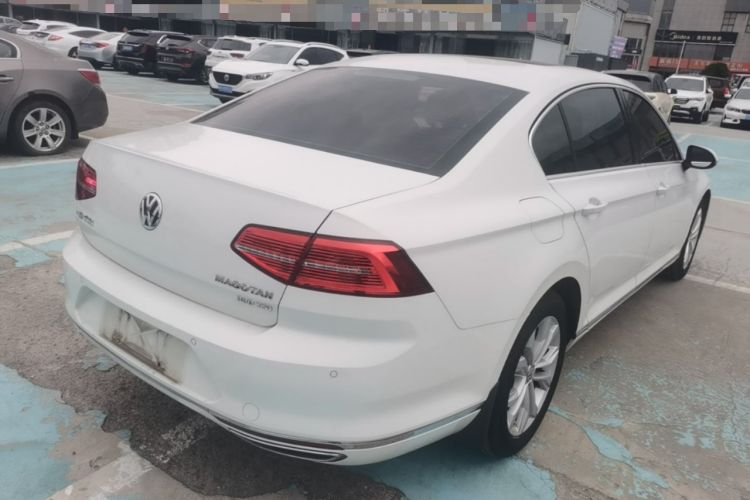Used Volkswagen Magotan 2018 330TSI DSG Luxury Model Rear Right 45 Deg