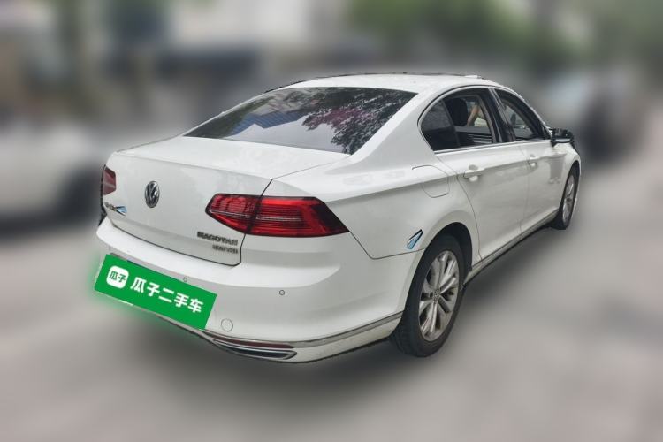 Used Volkswagen Magotan 2018 330TSI DSG Luxury Model Rear Right 45 Deg