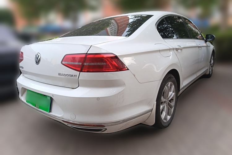 Used Volkswagen Magotan 2018 330TSI DSG Luxury Model Rear Right 45 Deg