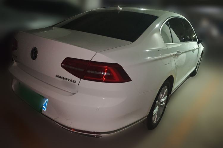Used Volkswagen Magotan 2018 330TSI DSG Luxury Model Rear Right 45 Deg