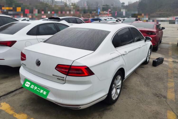 Used Volkswagen Magotan 2018 330TSI DSG Luxury Model Rear Right 45 Deg