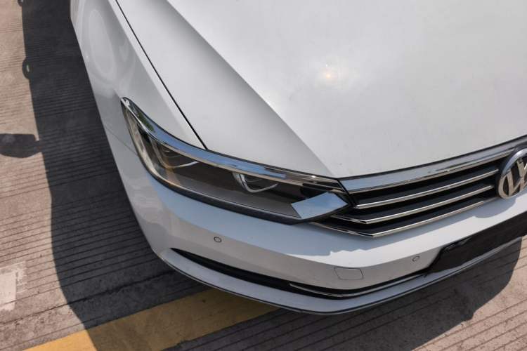 Used Volkswagen Magotan 2018 Facelift 330TSI DSG Luxury Model Right Front Headlight